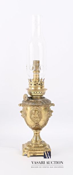 Bronze oil lamp, the baluster-shaped tank...