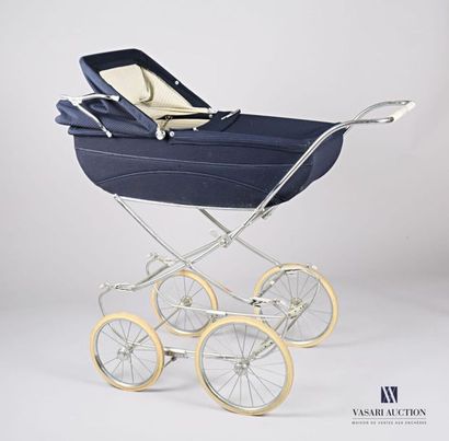 null Bébé Comfort brand foldable pram pushchair with wheels. 
(wear and tear). 
...