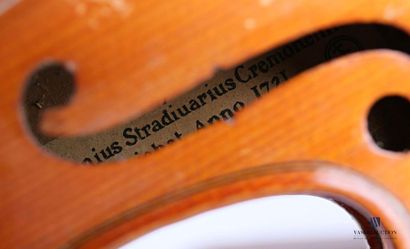 null Study violin and its bow
Inner label holder Copy of Antonius Stradiuarius Cremonenfis...