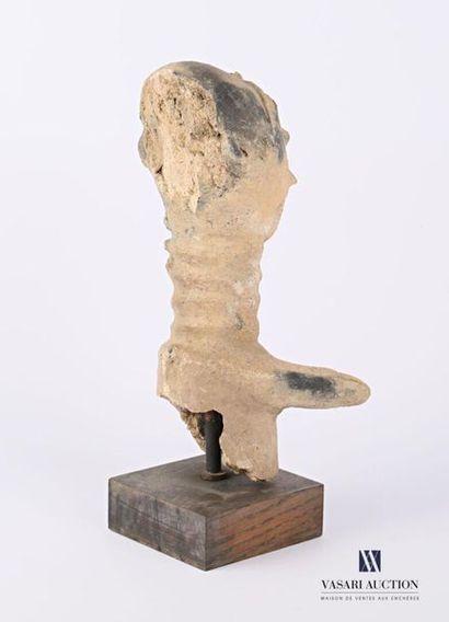 null COTE D'IVOIRE/GHANA - ANYI
Statuette "Mma" en terre cuite représentant un homme...