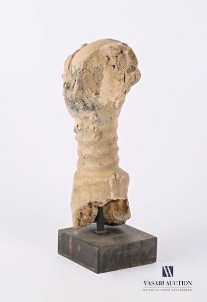 null COTE D'IVOIRE/GHANA - ANYI
Statuette "Mma" en terre cuite représentant un homme...