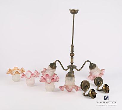 null Suspension with three metal light arms, pink glass tulips in the shape of corollas...