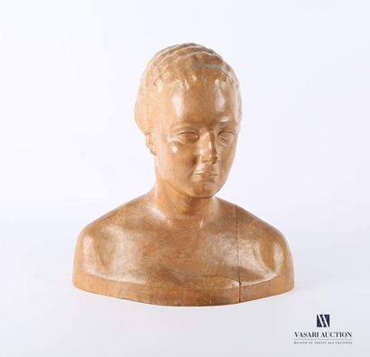 null ELY (XXème siècle)
Buste de femme 
Sculpture composée de plusieurs éléments...