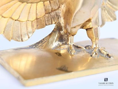 null HATOT Léon (1883- 1953)
Sculpture en bronze doré figurant un aigle aux ailes...