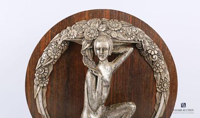 null INNECO Xavier (1906-2003)
Sculpture en bois peint argenté
Femme agenouillée...