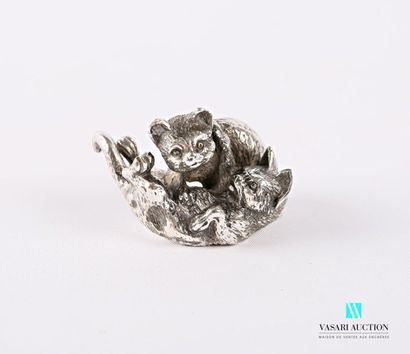 null Silver subject featuring kittens playing
Length: 5 cm - Weight: 156.68 g 