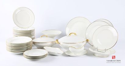 null Service de table en porcelaine blanche et rehaut dorés comprenant dix-neuf assiettes...