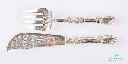 null Cutlery for fish service, the silver handle filled with blind reserves decorated...