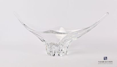 null BACCARAT
Vase en verre de forme libre 
Signé au revers
Haut. : 19 cm - Larg....