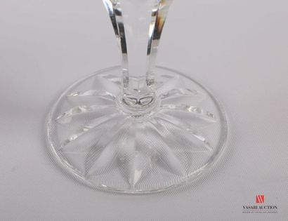 null SAINT LOUIS
Service de verre en cristal taillé, Modèle Camargue comprenant huit...