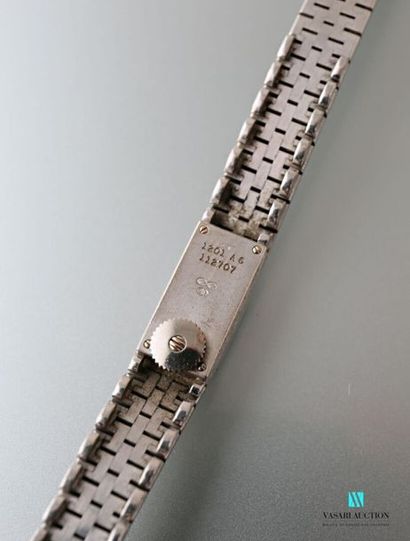null Piaget vers 1970, montre bracelet de dame en or gris 750 millièmes, bracelet...