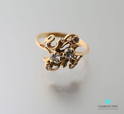 null Ring in the style 1900 in 750 thousandths yellow gold set with four diamonds...
