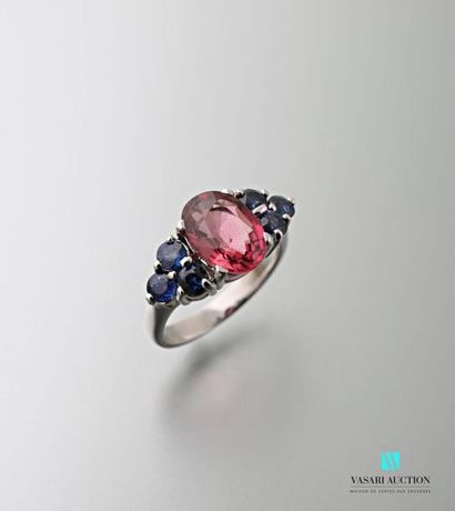 null Ring in white gold 750 thousandths decorated in its center with a pink tourmaline...