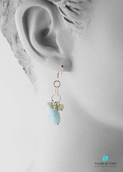 null Pair of silver earrings with green stones.
Top. 3,5 cm - Gross weight: 7,01...