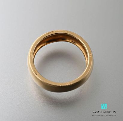 null Cartier, ring in yellow gold 750 thousandths of an animated shape, signed and...