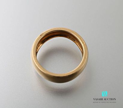 null Cartier, ring in yellow gold 750 thousandths of an animated shape, signed and...