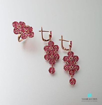 null Half set in pink vermeil 925 thousandths paved with treated rubies. It includes...