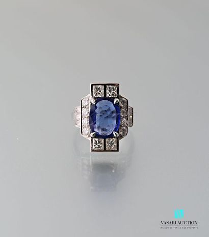 null Art Deco ring in 750 thousandths white gold set with a large sapphire (3.70...
