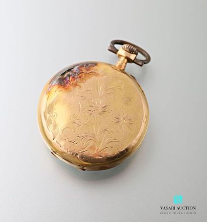null Pocket watch in 750 thousandths yellow gold, chiselled back with floral and...