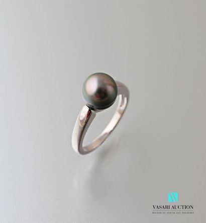 null 925 sterling silver ring decorated with a pear-shaped Tahitian pearl
Gross weight:...