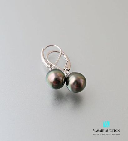 null Pair of 925 sterling silver earrings decorated with 9 mm Tahitian pearls
Gross...