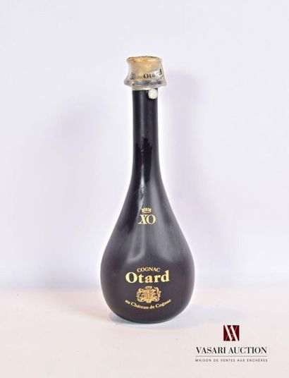 null 1 bouteille	Cognac XO mise OTARD		
	70 cl - 40°. Bouteille sérigraphiée, impeccable....