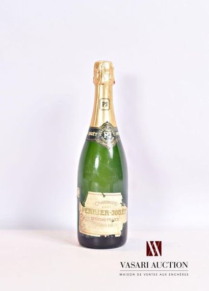 null 1 bouteille	Champagne PERRIER JOUËT Grand Brut 		NM
	Et. fanée, tachée et déchirée.....