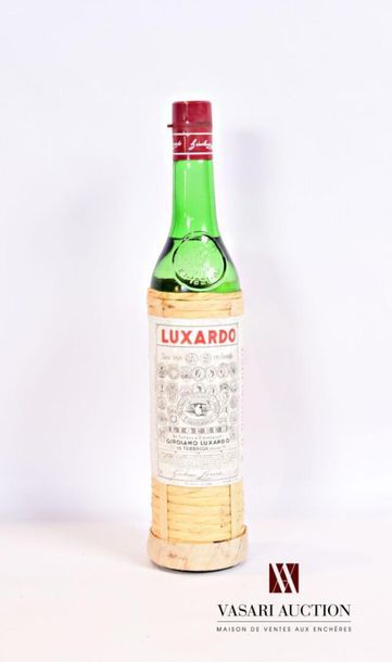 null 1 bouteille	Liqueur de Marasquin mise LUXARDO (Italie)		
	75 cl - 32°. Et. à...