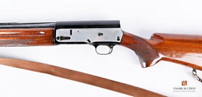 null Fusil de chasse semi automatique KFC Japan modèle Pine, calibre 12/70, canon...