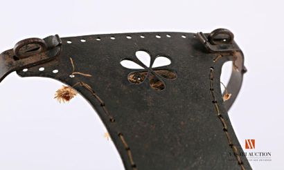 null Curiosa : ceinture de chasteté, petite taille, dans l'esprit des récits anciens
Dim....