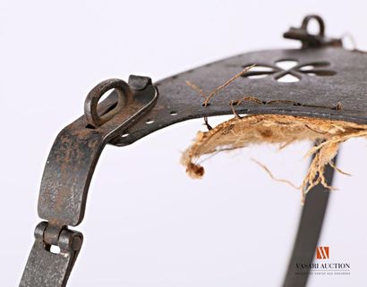 null Curiosa : ceinture de chasteté, petite taille, dans l'esprit des récits anciens
Dim....