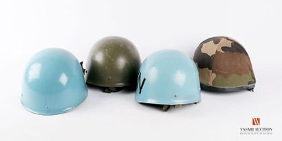 null Armée française : casques modèle F1, avec couvre casque camouflé, peinture ONU...