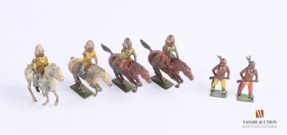 null Soldats de plomb articulés polychromes fabrique Française, indiens d'Amérique...