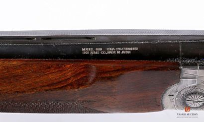 null Fusil de chasse SKB Japan, modèle 600, calibre 12/70, canons superposés miroir...