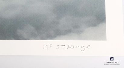 null MR. STRANGE (XXème siècle)

Nuages au dessus de Tokyo

Lithographie en couleurs

Numérotée...