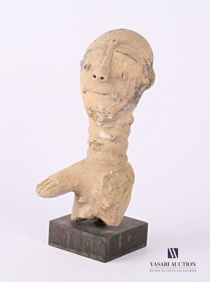 null COTE D'IVOIRE/GHANA - ANYI

Statuette "Mma" en terre cuite représentant un homme...