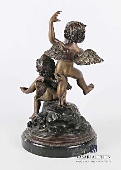 null MARIOTON Eugène (1854-1933), d'après

Groupe d'angelots à la pibole et aux cimbales

Bronze...