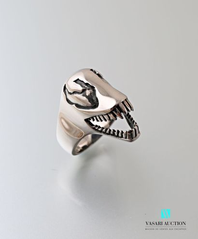 null Steel ring featuring a dinosaur head.

Finger size: 65