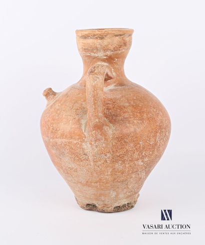 null Terracotta-handled goat with baluster-shaped handles

(wear and tear)

High....