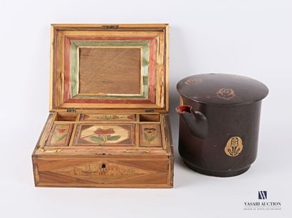 null A set comprising a rectangular box in straw marquetry, the lid decorated with...