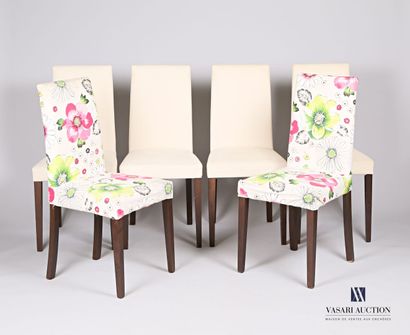 null A suite of six chairs in wood and fabric, with straight backs, resting on four...
