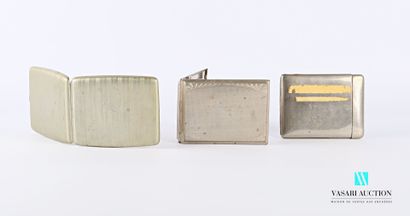 null Set of three hinged cigarette cases comprising :

Rectangular-shaped metal cigarette...