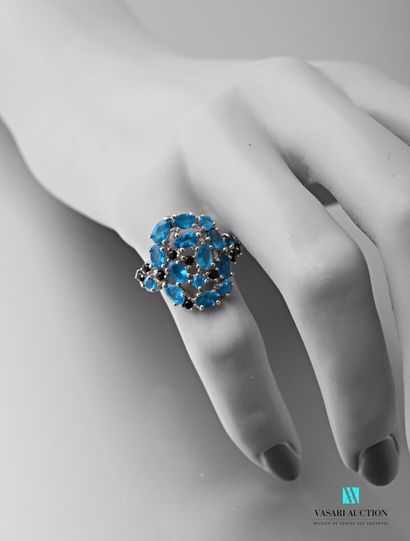 null 925 sterling silver ring paved with blue and black stones 

Weight: 4.3 g Size...