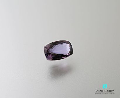 null Rectangular Tanzanite on 2.90 carat paper with its GIL certificate of 29 July...