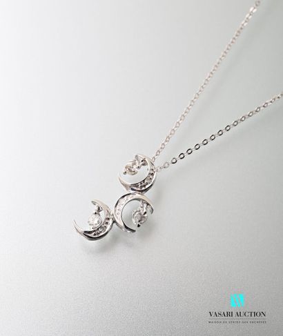 null Pendant and chain in 750 thousandths white gold, it features three crescent...