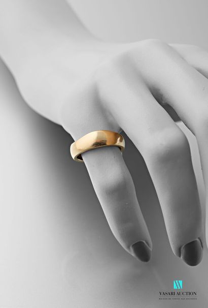 null Cartier, 750 thousandths yellow gold ring in an animated form, signed and numbered...