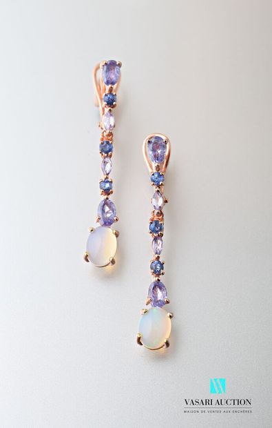null Pair of ear pendants in 925 thousandths vermeil made of tanzanite and opal fall...