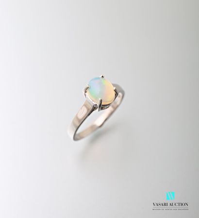 null 925 sterling silver ring set with a cabochon opal 

Weight: 2.8 g - Size 57...
