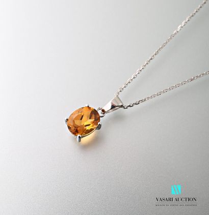 null Pendant and its chain to mailel forçat, it is decorated with a citrine of oval...