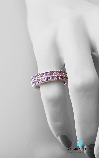 null 925 sterling silver ring set with two rows of violet stones 

Weight: 5.6 g...